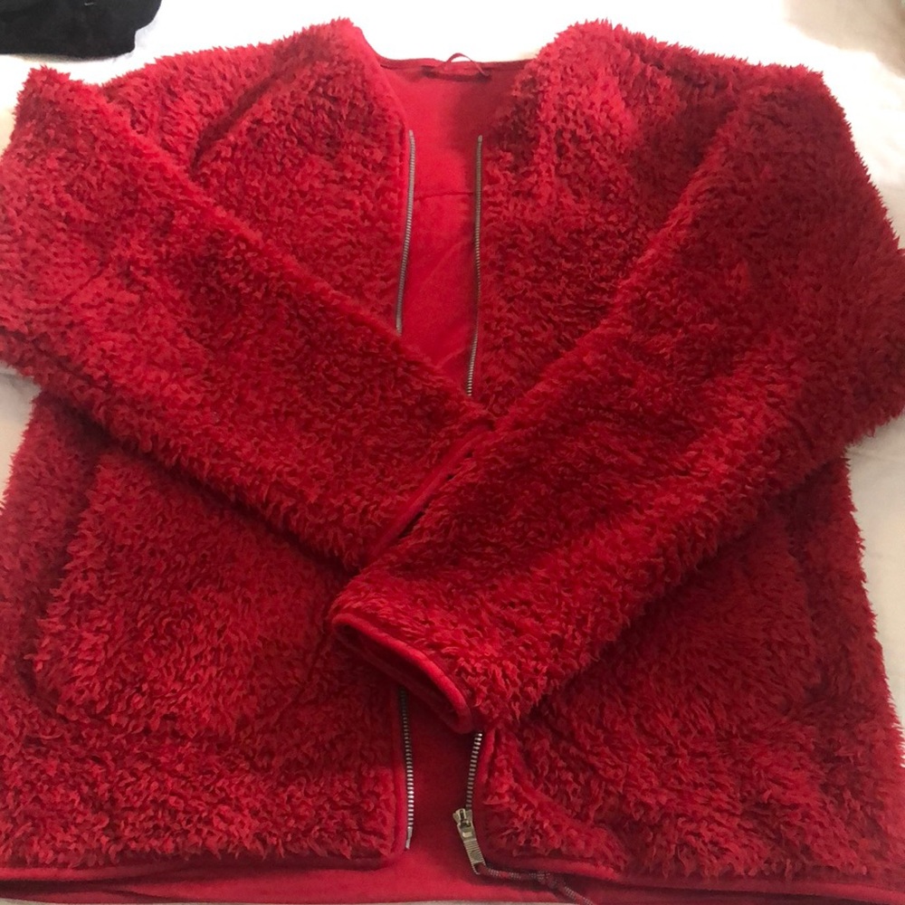 Lululemon soft fleece. Red size 6